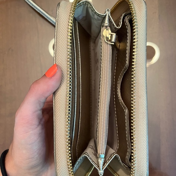 Small Tory Burch Hand Clutch or Wristlet Wallet - Picture 5 of 5